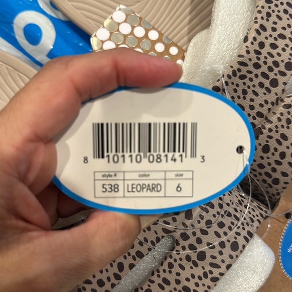 Floopi slide sandals NWT animal print size 6 - Picture 6 of 6